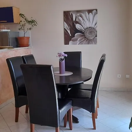 公寓 With Parking Space - 20673 *